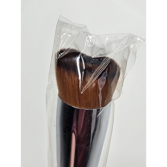 Younique Liquid Foundation Brush New Sealed - Picture 5 of 5